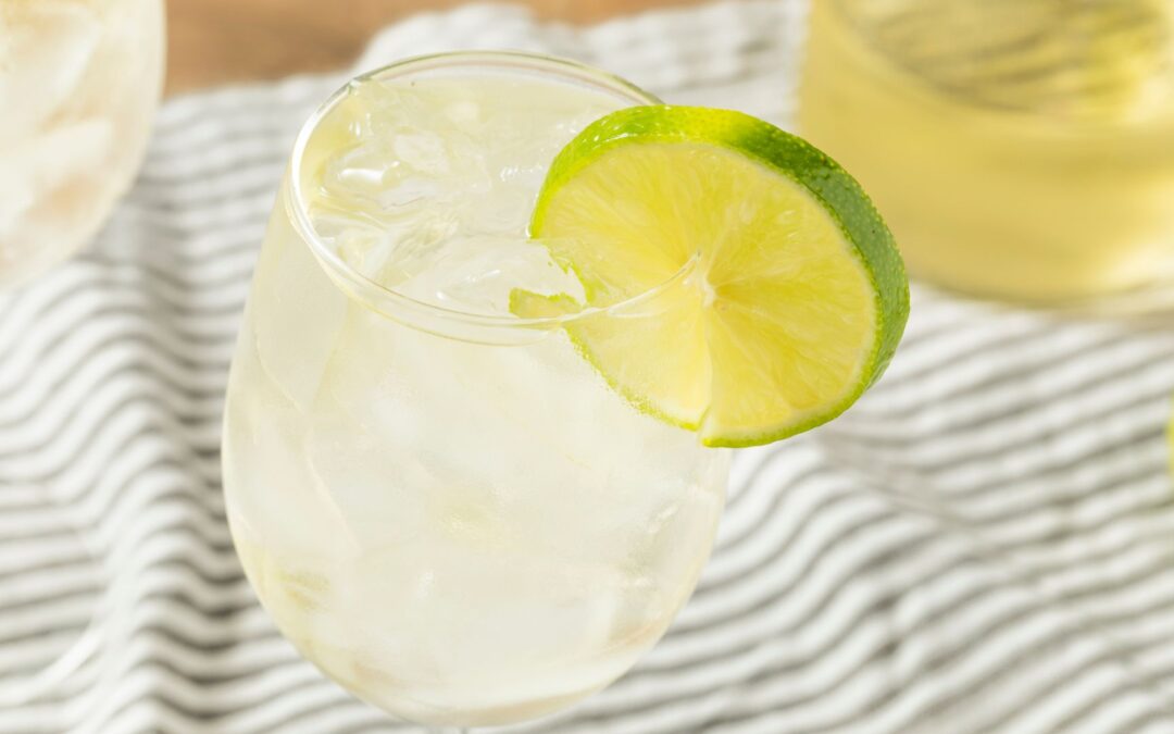 Summer Sippin’: Refreshing and lo-cal Wine Spritzer recipe