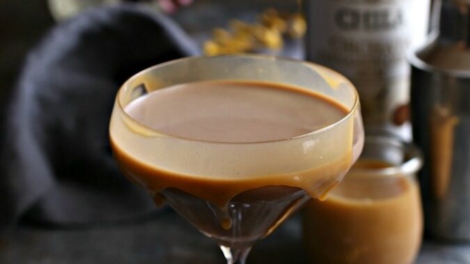 Warm Up Your Winter With The Irresistible Cocoa Caramel Cocktail Recipe